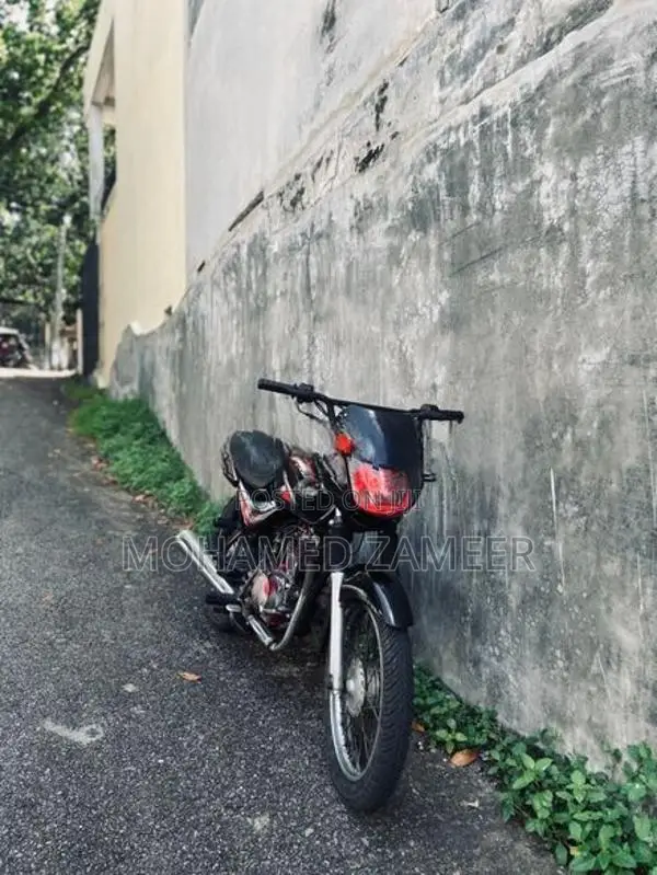 Bajaj CT100 2006