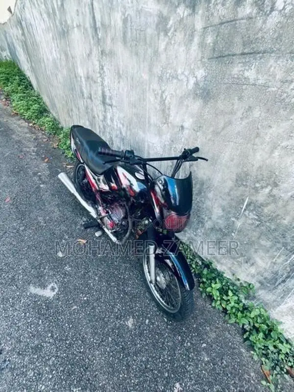 Bajaj CT100 2006