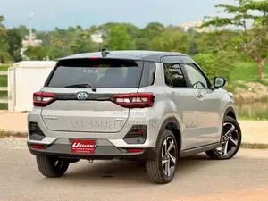 Toyota Raize HYBRID BSM 2026