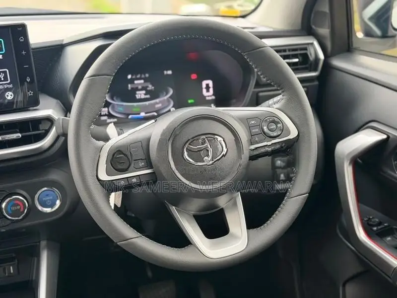 Toyota Raize HYBRID BSM 2026