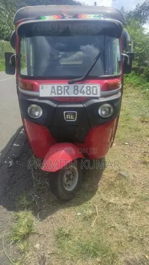 Bajaj RE 2017