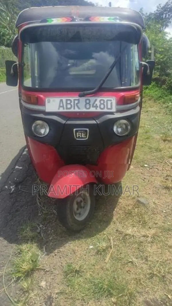 Bajaj RE 2017