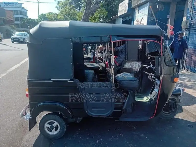 Bajaj RE 1995
