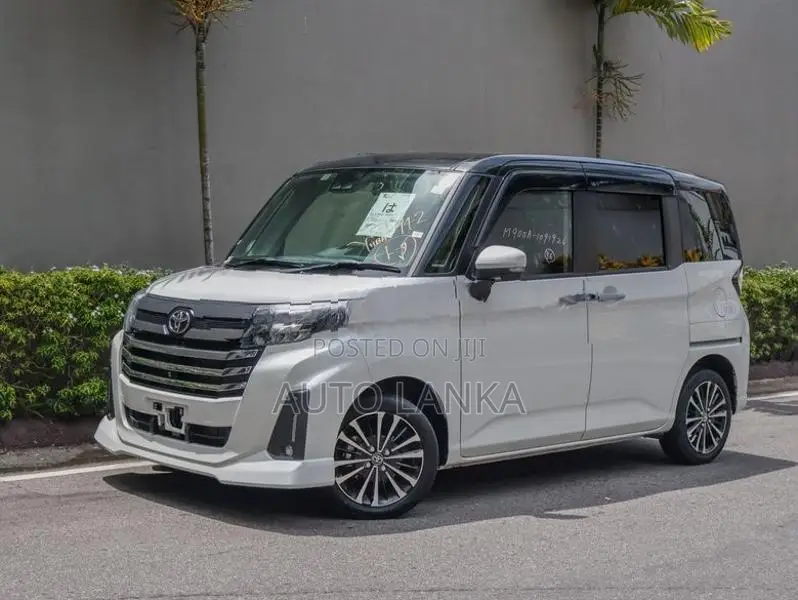 Toyota Roomy Custom GT / 4 way 2023