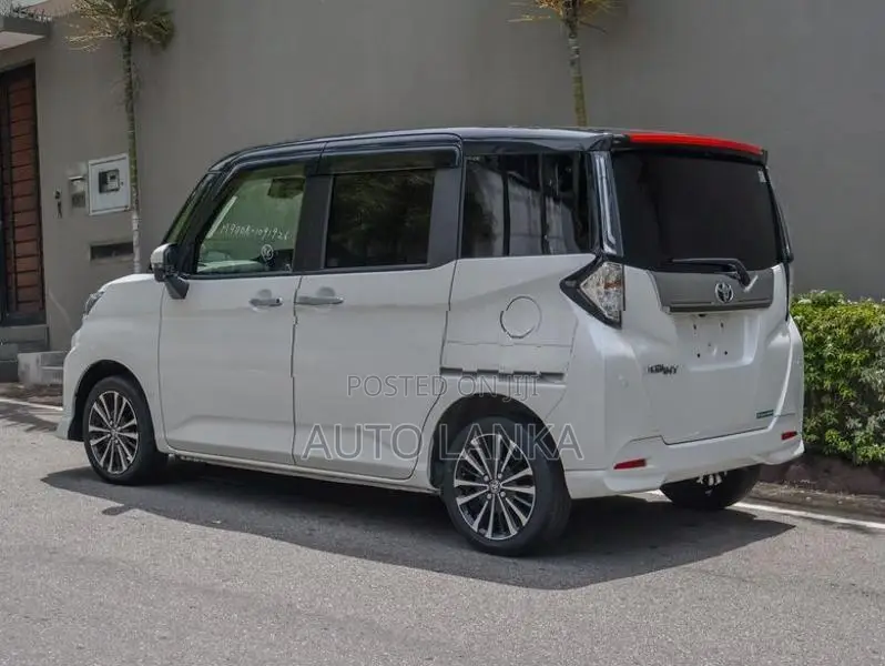 Toyota Roomy Custom GT / 4 way 2023