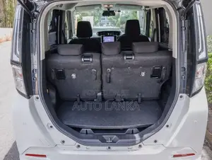 Toyota Roomy Custom GT / 4 way 2023