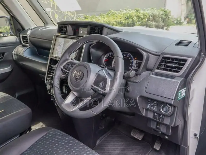 Toyota Roomy Custom GT / 4 way 2023