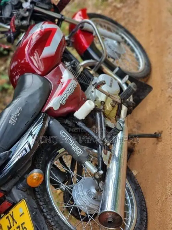 Bajaj CT100 2004