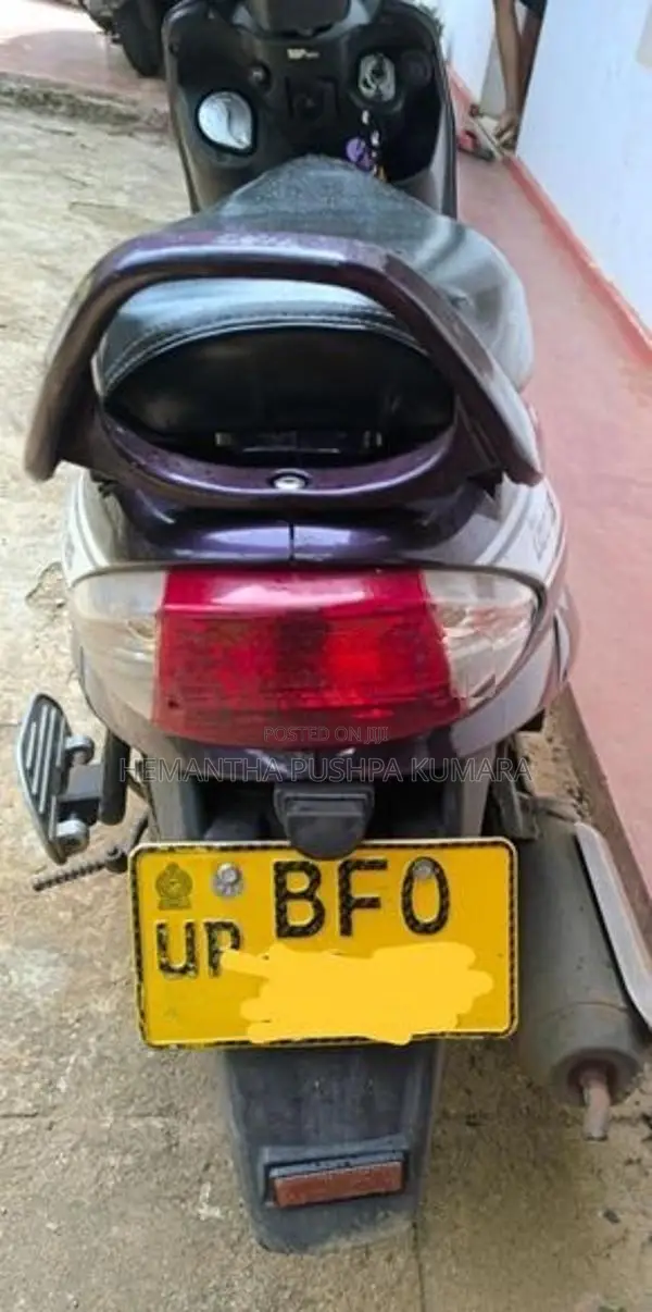Mahindra Uzo 125 2017