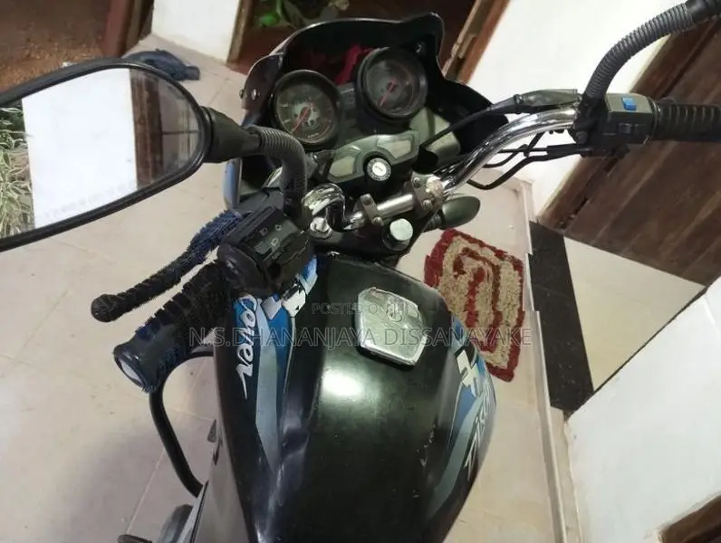 Bajaj Discover 2013