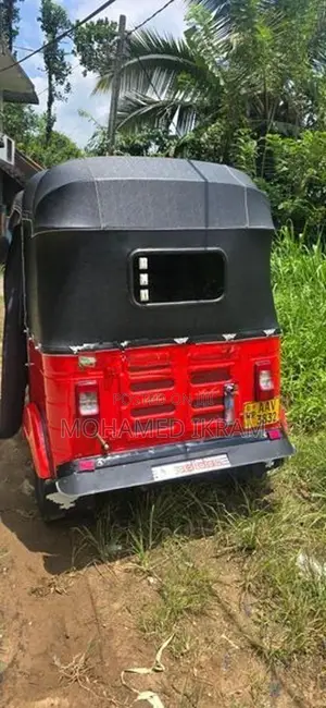 Bajaj RE 2015