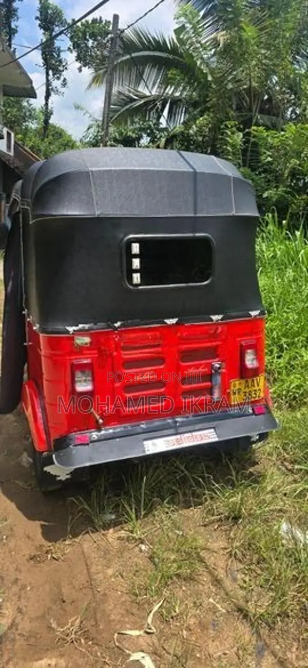 Bajaj RE 2015