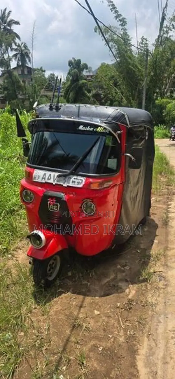 Bajaj RE 2015