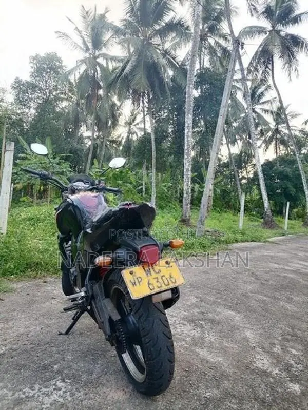Yamaha FZ S v1 Fazer 2010