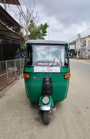 Bajaj RE 2005