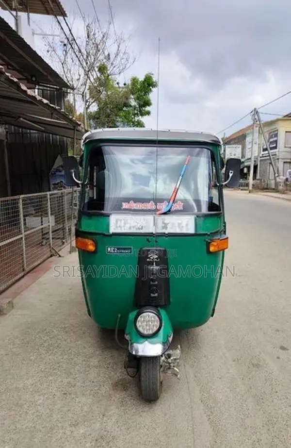 Bajaj RE 2005