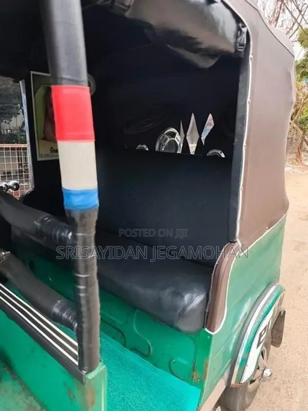 Bajaj RE 2005