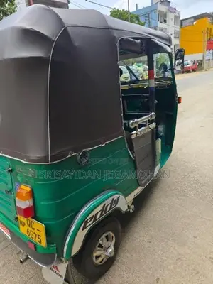 Bajaj RE 2005