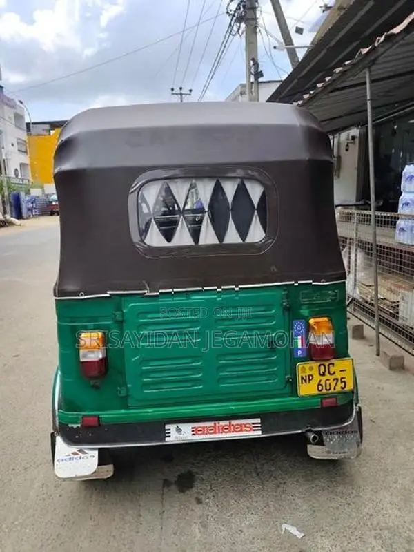 Bajaj RE 2005