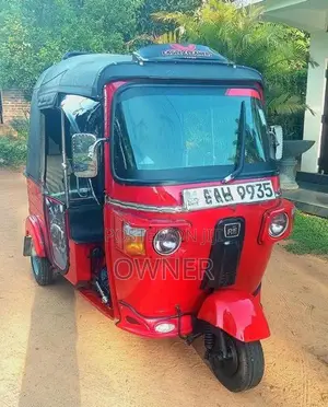 Bajaj RE 2013