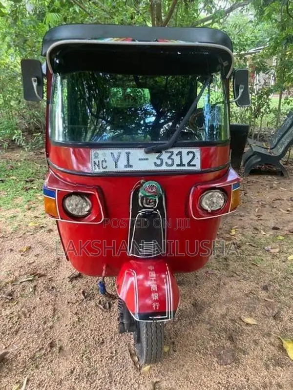 Bajaj RE 2010