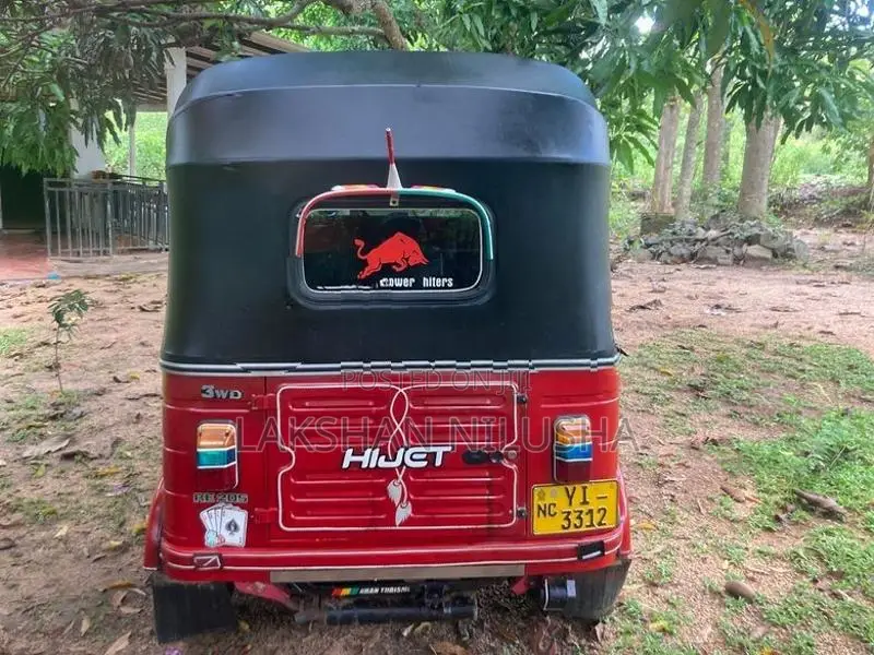Bajaj RE 2010