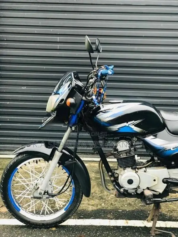 Bajaj CT100 2016