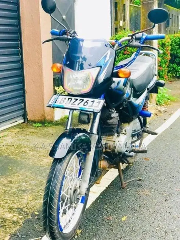 Bajaj CT100 2016