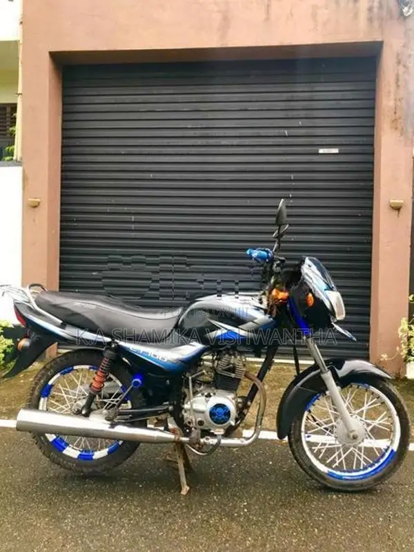 Bajaj CT100 2016