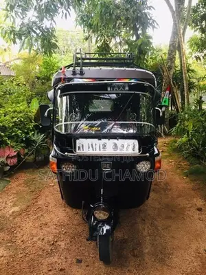 Bajaj RE 2013