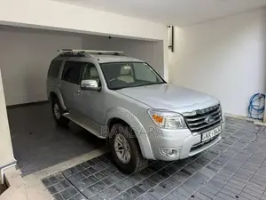Ford Everest 2011