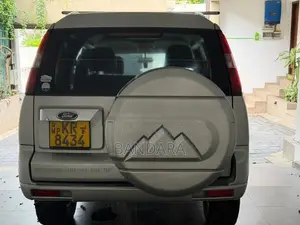 Ford Everest 2011