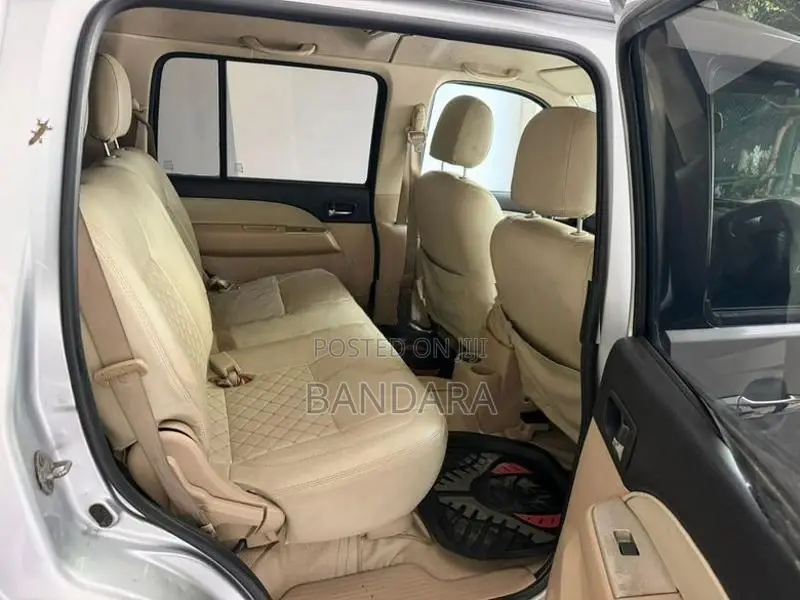 Ford Everest 2011