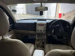 Ford Everest 2011
