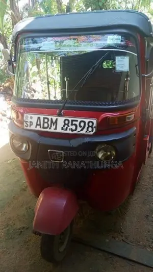 Bajaj RE 2016