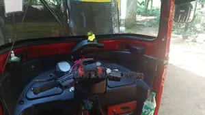 Bajaj RE 2016