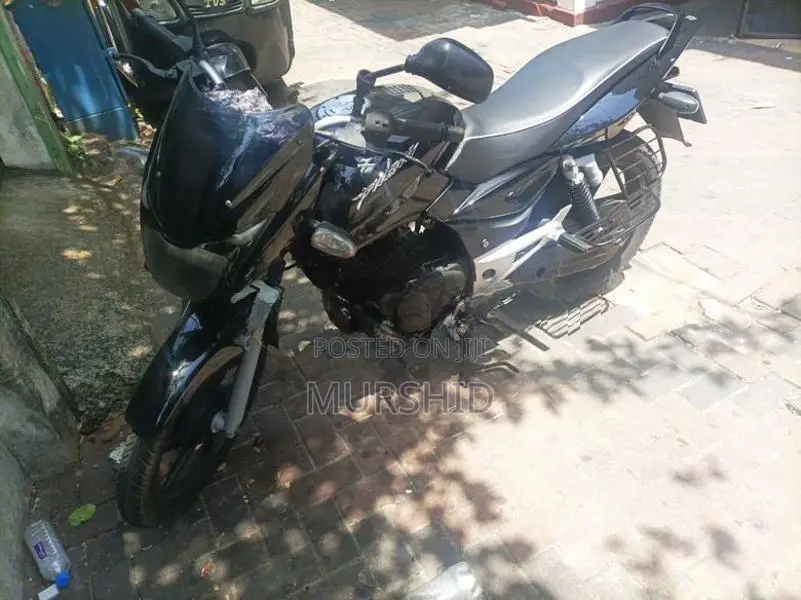 Bajaj Pulsar 150 2005