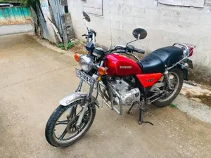 Suzuki GN 125 2017