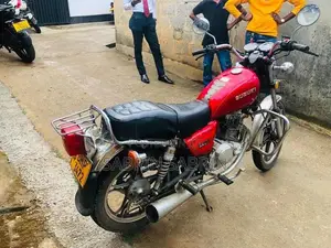 Suzuki GN 125 2017