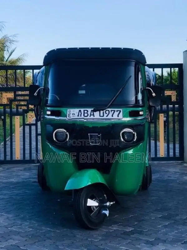 Bajaj RE 2015