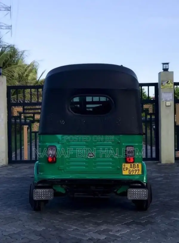 Bajaj RE 2015