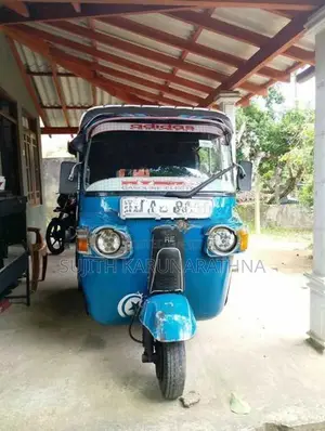 Bajaj RE 2010