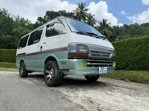 Toyota Dolphin LH102 1991