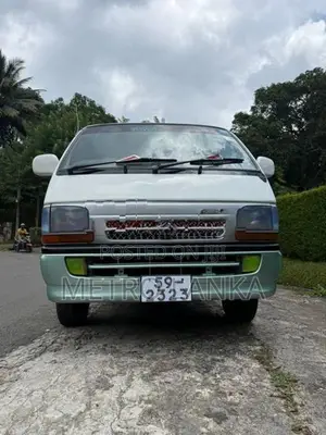 Toyota Dolphin LH102 1991