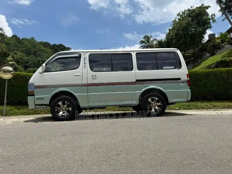 Toyota Dolphin LH102 1991