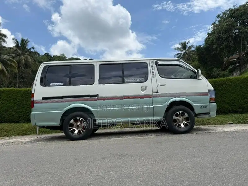 Toyota Dolphin LH102 1991