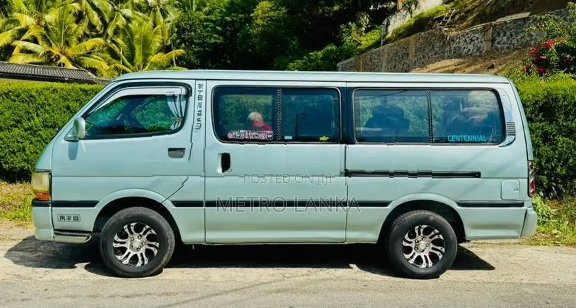 Toyota Dolphin LH113 1999