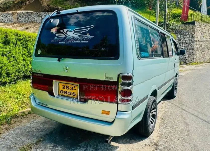 Toyota Dolphin LH113 1999