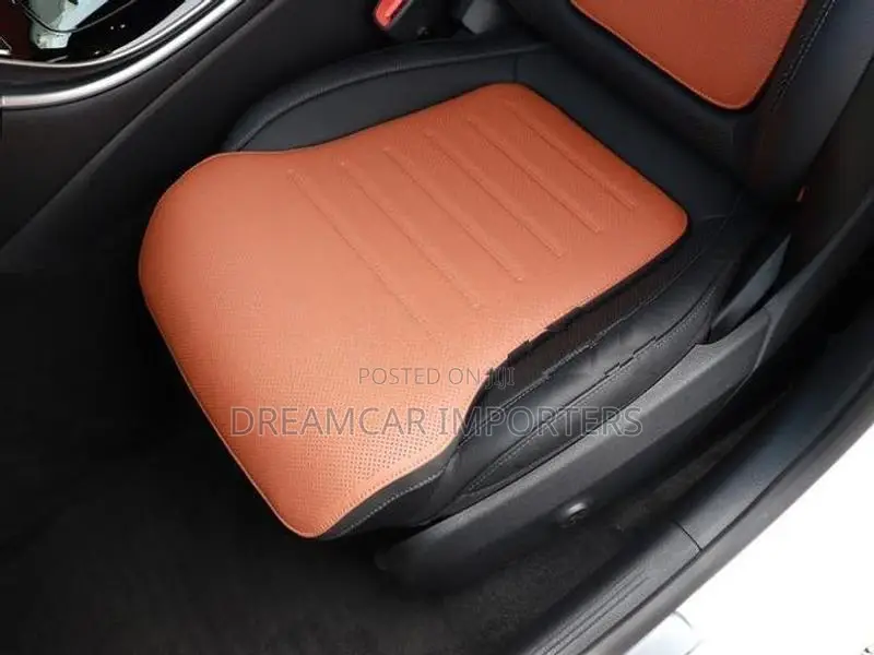 Mercedes Benz C200 AMGLine LUXURY 2025