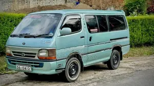 Toyota Dolphin LH102 1992
